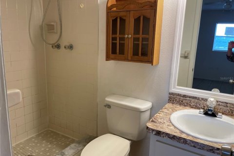 House in New Port Richey, Florida 2 bedrooms, 88.91 sq.m. № 2123448 - photo 11
