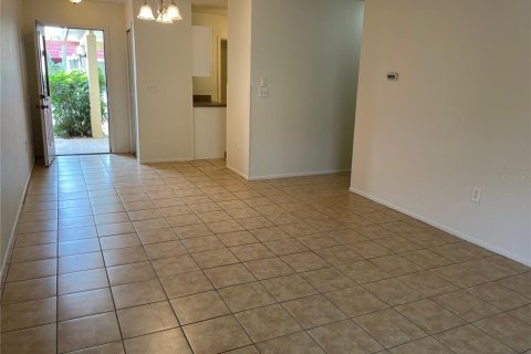 House in New Port Richey, Florida 2 bedrooms, 88.91 sq.m. № 2123448 - photo 5