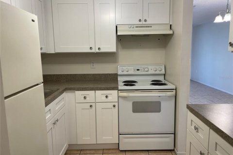 House in New Port Richey, Florida 2 bedrooms, 88.91 sq.m. № 2123448 - photo 3