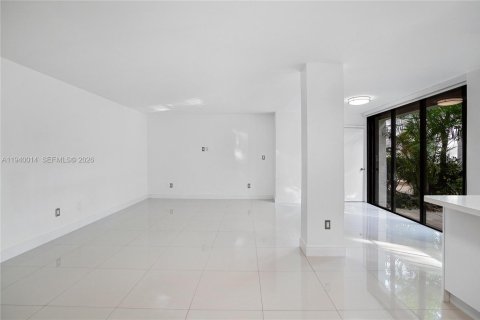 Townhouse in Aventura, Florida 2 bedrooms, 101.82 sq.m. № 1997316 - photo 9