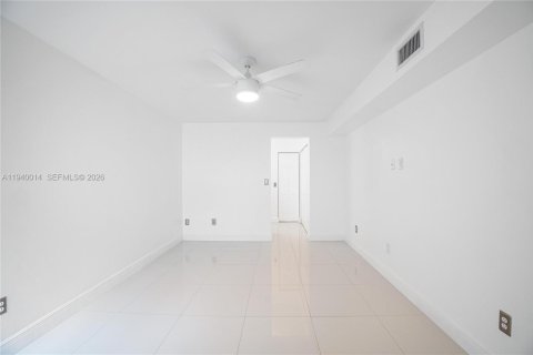Townhouse in Aventura, Florida 2 bedrooms, 101.82 sq.m. № 1997316 - photo 14