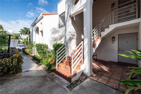 Townhouse in Aventura, Florida 2 bedrooms, 101.82 sq.m. № 1997316 - photo 2