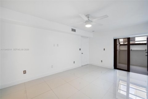 Townhouse in Aventura, Florida 2 bedrooms, 101.82 sq.m. № 1997316 - photo 15