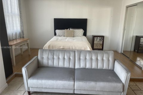 Condominio en venta en Miami, Florida, 1 dormitorio, 60.48 m2 № 2017465 - foto 20
