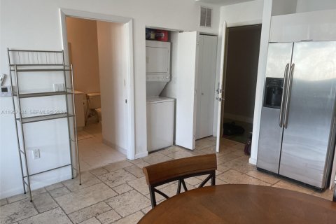 Condominio en venta en Miami, Florida, 1 dormitorio, 60.48 m2 № 2017465 - foto 18