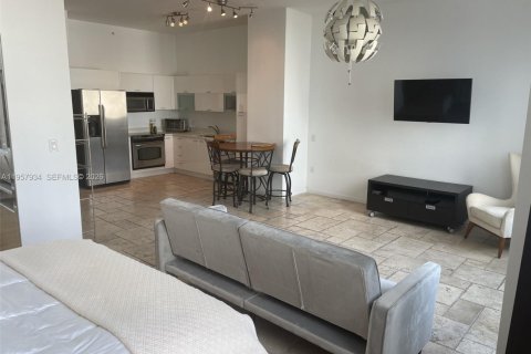 Condominio en venta en Miami, Florida, 1 dormitorio, 60.48 m2 № 2017465 - foto 15