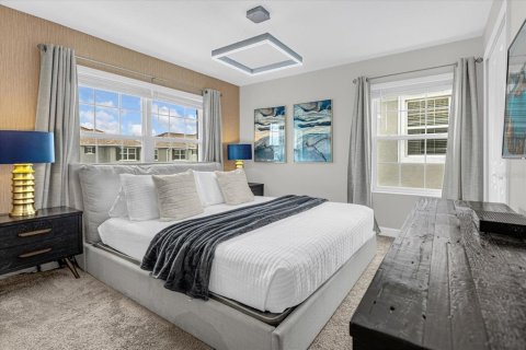 Townhouse in STOREY LAKE in Kissimmee, Florida 5 bedrooms, 201.41 sq.m. № 2098269 - photo 4