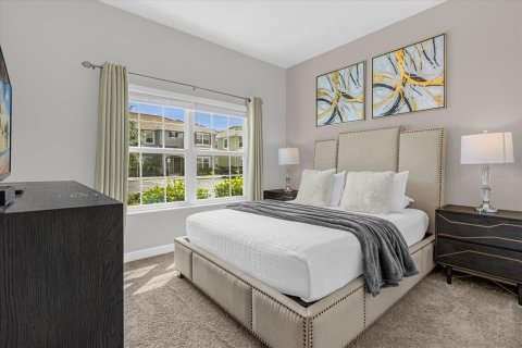 Townhouse in STOREY LAKE in Kissimmee, Florida 5 bedrooms, 201.41 sq.m. № 2098269 - photo 8