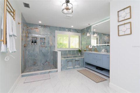 House in Tampa, Florida 4 bedrooms, 245.73 sq.m. № 1755574 - photo 28