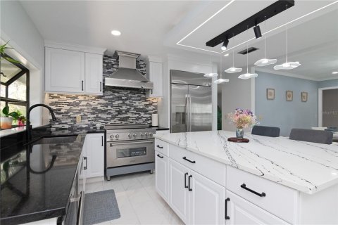 House in Tampa, Florida 4 bedrooms, 245.73 sq.m. № 1755574 - photo 7