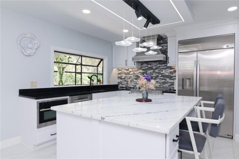 House in Tampa, Florida 4 bedrooms, 245.73 sq.m. № 1755574 - photo 9