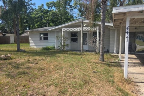 House in Holiday, Florida 3 bedrooms, 123.75 sq.m. № 2119098