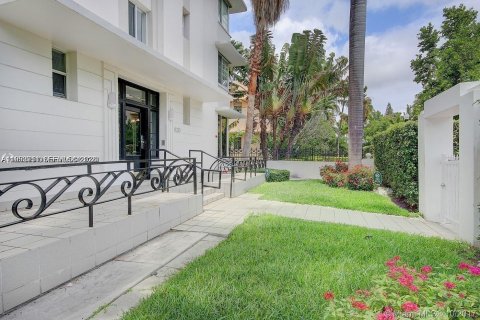 Купить кондоминиум в Майами-Бич, Флорида 40.51м2, № 2026691 - фото 2