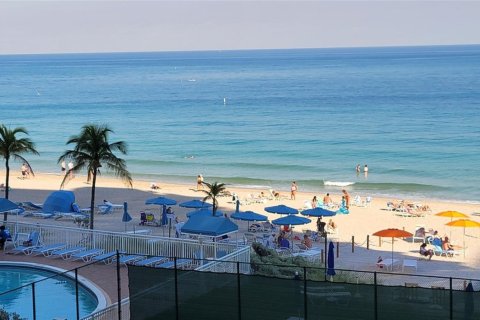 Condominio en alquiler en Fort Lauderdale, Florida, 1 dormitorio, 74.51 m2 № 963825 - foto 1