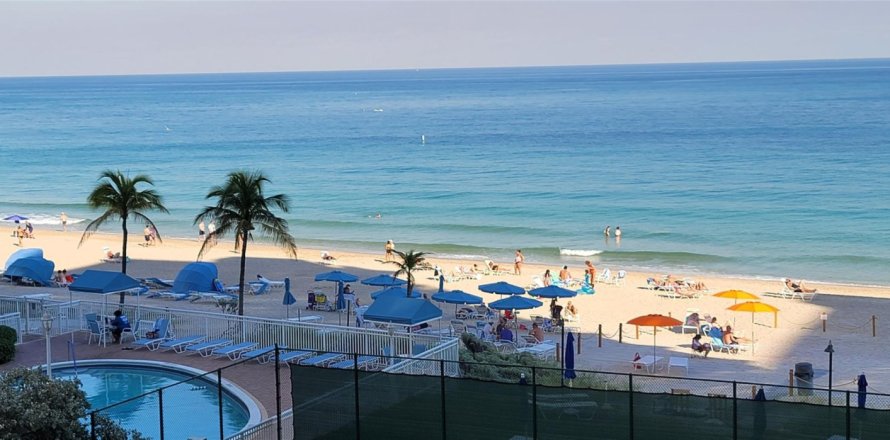 Condominio en Fort Lauderdale, Florida, 1 dormitorio № 963825