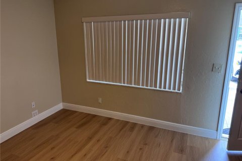 Villa ou maison à louer à Kissimmee, Floride: 3 chambres, 146.23 m2 № 1720405 - photo 3