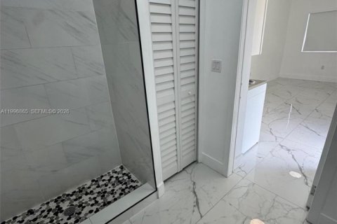 Apartamento en alquiler en Miami, Florida, 23.23 m2 № 2058543 - foto 3