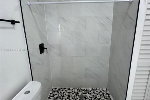 Apartamento en alquiler en Miami, Florida, 23.23 m2 № 2058543 - foto 4