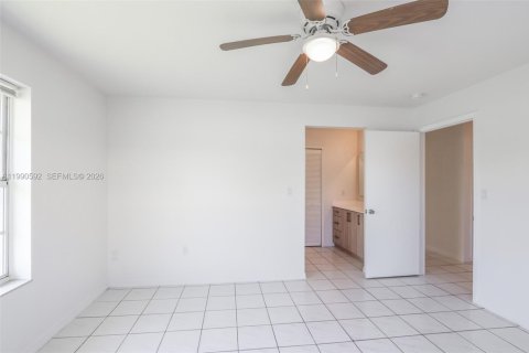 Купить коммерческую недвижимость в Майами, Флорида № 2057964 - фото 19