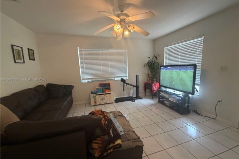 Купить коммерческую недвижимость в Майами, Флорида № 2057964 - фото 26