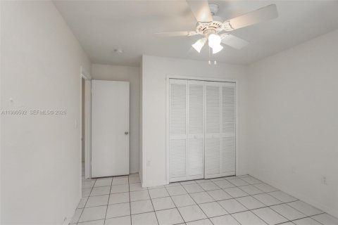 Купить коммерческую недвижимость в Майами, Флорида № 2057964 - фото 17