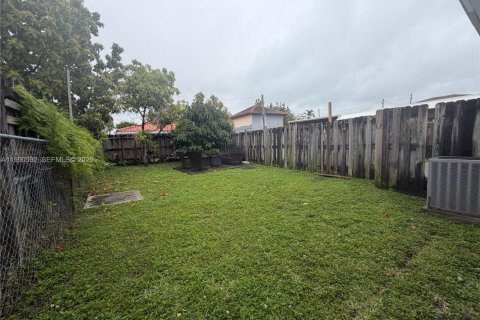 Купить коммерческую недвижимость в Майами, Флорида № 2057964 - фото 25