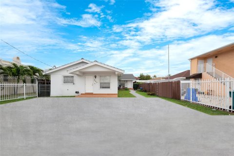 Купить коммерческую недвижимость в Майами, Флорида № 2057964 - фото 4