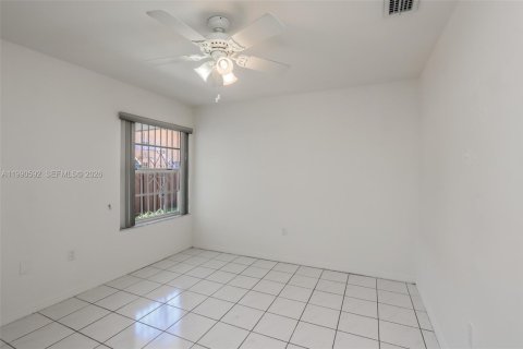 Купить коммерческую недвижимость в Майами, Флорида № 2057964 - фото 21