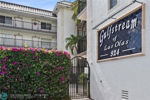 Condo in Fort Lauderdale, Florida, 1 bedroom  № 1208603 - photo 1