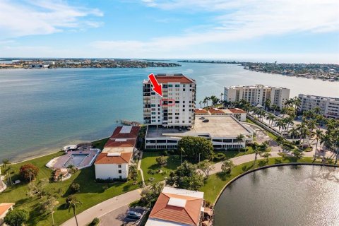 Condo in Tierra Verde, Florida, 2 bedrooms  № 1907344 - photo 2