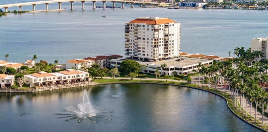 Condo in Tierra Verde, Florida, 2 bedrooms  № 1907344