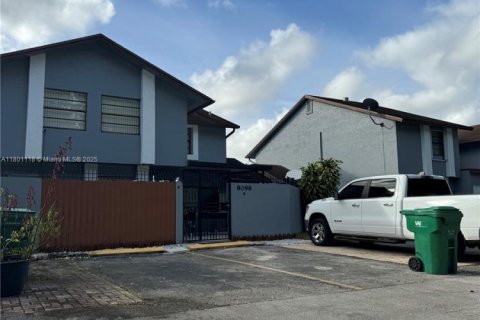 Copropriété à vendre à Hialeah Gardens, Floride: 3 chambres, 122.45 m2 № 1959322 - photo 2