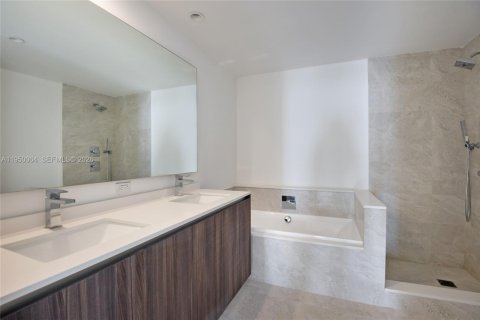 Снять в аренду кондоминиум в Майами, Флорида 3 спальни, 187.48м2, № 2005655 - фото 13