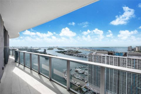 Снять в аренду кондоминиум в Майами, Флорида 3 спальни, 187.48м2, № 2005655 - фото 4