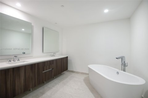 Снять в аренду кондоминиум в Майами, Флорида 3 спальни, 187.48м2, № 2005655 - фото 6