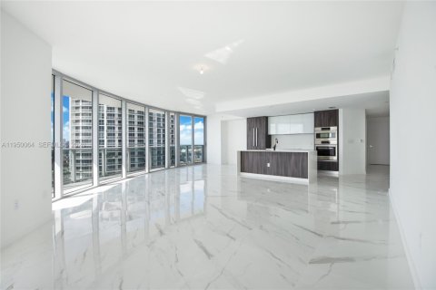 Снять в аренду кондоминиум в Майами, Флорида 3 спальни, 187.48м2, № 2005655 - фото 1