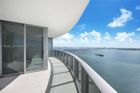 Снять в аренду кондоминиум в Майами, Флорида 3 спальни, 187.48м2, № 2005655 - фото 3