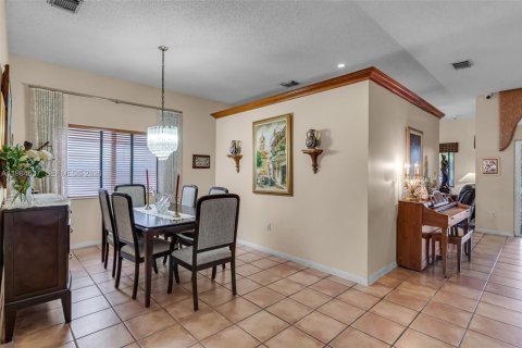 Купить виллу или дом в Майами, Флорида 3 спальни, 179.02м2, № 2050857 - фото 11