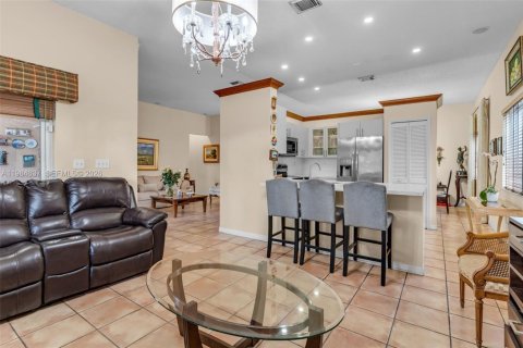 Купить виллу или дом в Майами, Флорида 3 спальни, 179.02м2, № 2050857 - фото 7