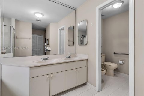 Купить виллу или дом в Майами, Флорида 3 спальни, 179.02м2, № 2050857 - фото 27