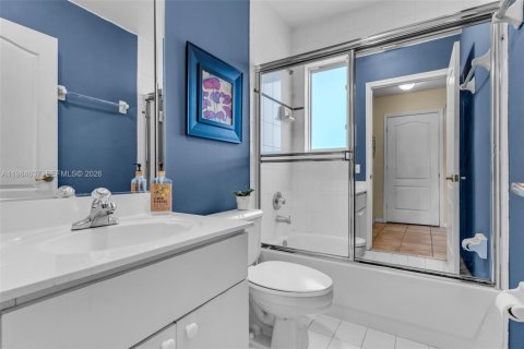 Купить виллу или дом в Майами, Флорида 3 спальни, 179.02м2, № 2050857 - фото 21