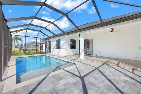 Снять в аренду виллу или дом в Кейп-Корал, Флорида 3 спальни, 198.35м2, № 1958083 - фото 23