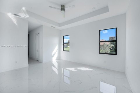 Снять в аренду виллу или дом в Кейп-Корал, Флорида 3 спальни, 198.35м2, № 1958083 - фото 9