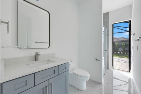 Снять в аренду виллу или дом в Кейп-Корал, Флорида 3 спальни, 198.35м2, № 1958083 - фото 20