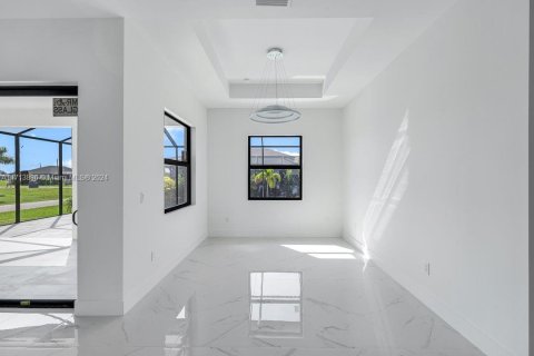 Снять в аренду виллу или дом в Кейп-Корал, Флорида 3 спальни, 198.35м2, № 1958083 - фото 10