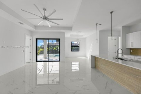 Снять в аренду виллу или дом в Кейп-Корал, Флорида 3 спальни, 198.35м2, № 1958083 - фото 12