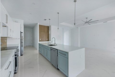 Снять в аренду виллу или дом в Кейп-Корал, Флорида 3 спальни, 198.35м2, № 1958083 - фото 17