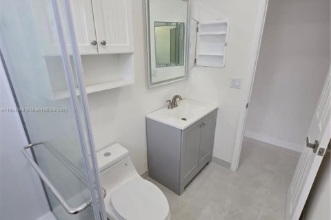 Villa ou maison à louer à Boynton Beach, Floride: 2 chambres, 109.62 m2 № 1947051 - photo 8