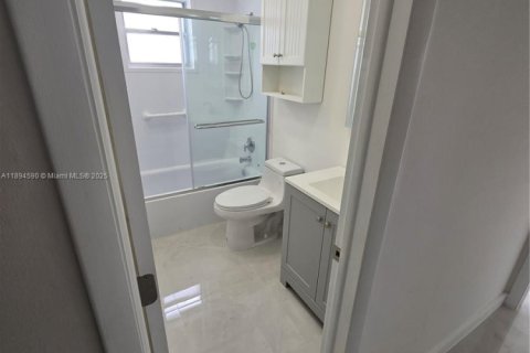 Villa ou maison à louer à Boynton Beach, Floride: 2 chambres, 109.62 m2 № 1947051 - photo 7