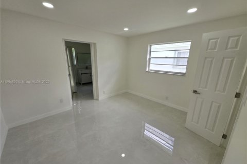 Villa ou maison à louer à Boynton Beach, Floride: 2 chambres, 109.62 m2 № 1947051 - photo 9